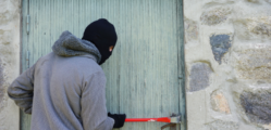 Med den rette låsesmed kan du sikre din bolig mod indbrudstyven.